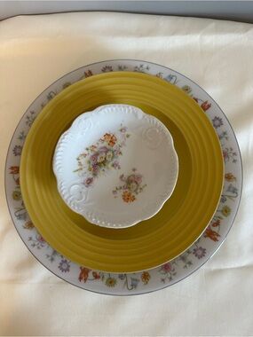 Garden Flower Glass Art Floral With Yellow Center Plate/Floral Center Bowl